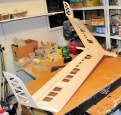 Mks RES Dart Flying Wing 2m -RC Gear Direct res dart flying wing 2m 90